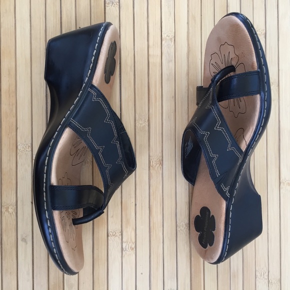 Hush Puppies black sandals - Picture 3 of 5